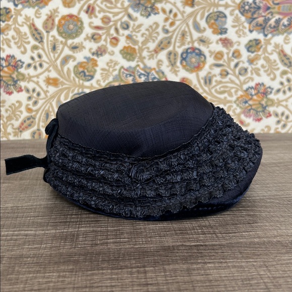 Vintage‎ Navy Blue Hat Tiered Straw Ruffles w/Felt Detail Church-Art Women’s - Picture 6 of 14